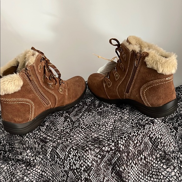 NWT EARTH ORIGINS Suede Crowley Brown Lace-Up/Zip Ankle Boots - Picture 5 of 8